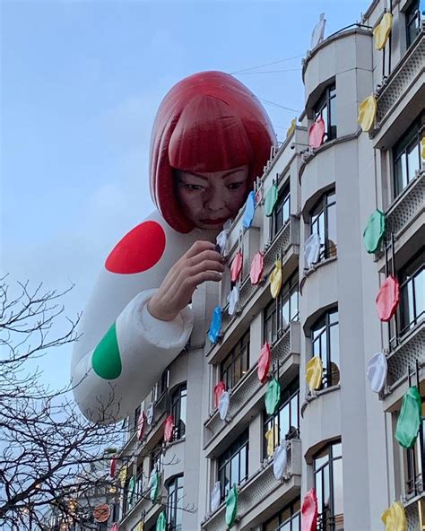 louis vuitton collaborazione kusama|yayoi kusama sculpture.